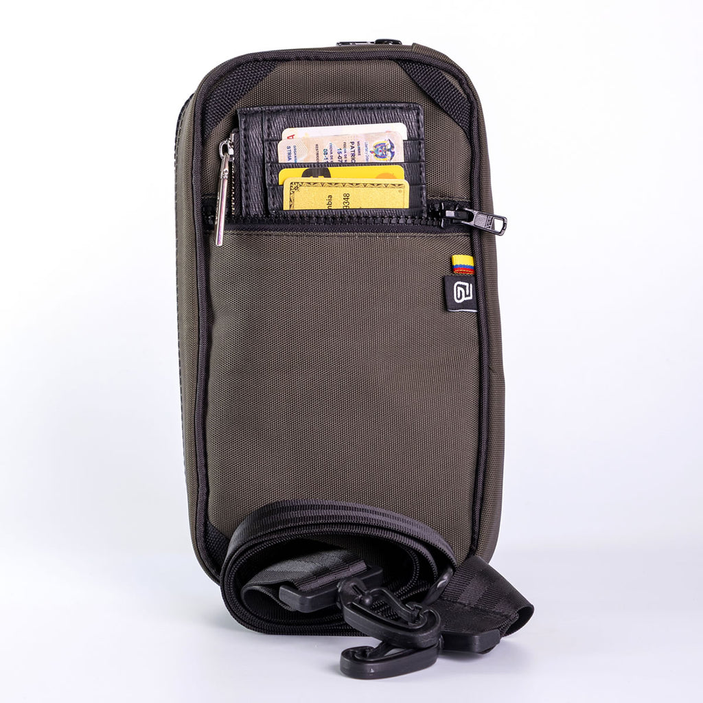 Porta Documentos Baggu Mono Ardilla color Oliva - PD602