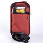 Porta Documentos Baggu Mono Ardilla color Marrón - PD601 - Imagen 2